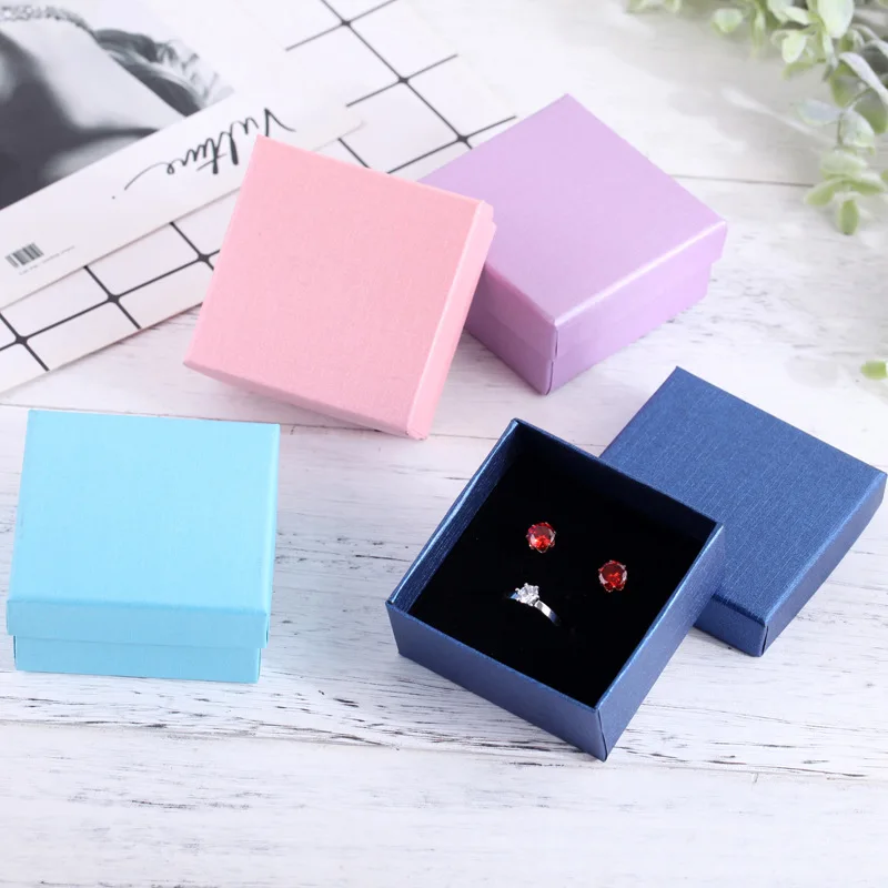 24 шт коробка ювелирных изделий картонная Ожерелье Серьги Браслеты Коробки большая бумага для упаковки подарка с черный спонж может персональный логотип