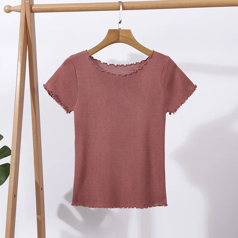 Женская трикотажная футболка с оборками облегающая однотонная черная