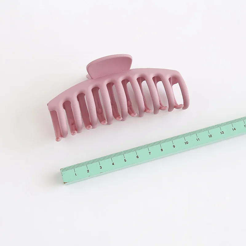 Тусклый лак выдалбливают акриловый зажим для волос шпилька простой банный