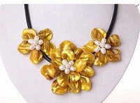 wholesale lovely womens wedding jewelry pretty classic white baroque freshwater pearl gold shell flower leather necklace