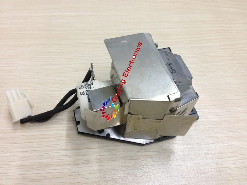 

Новая Оригинальная прожекторная лампа SP-LAMP-044 для X16 / X17 с 6-месячной гарантией