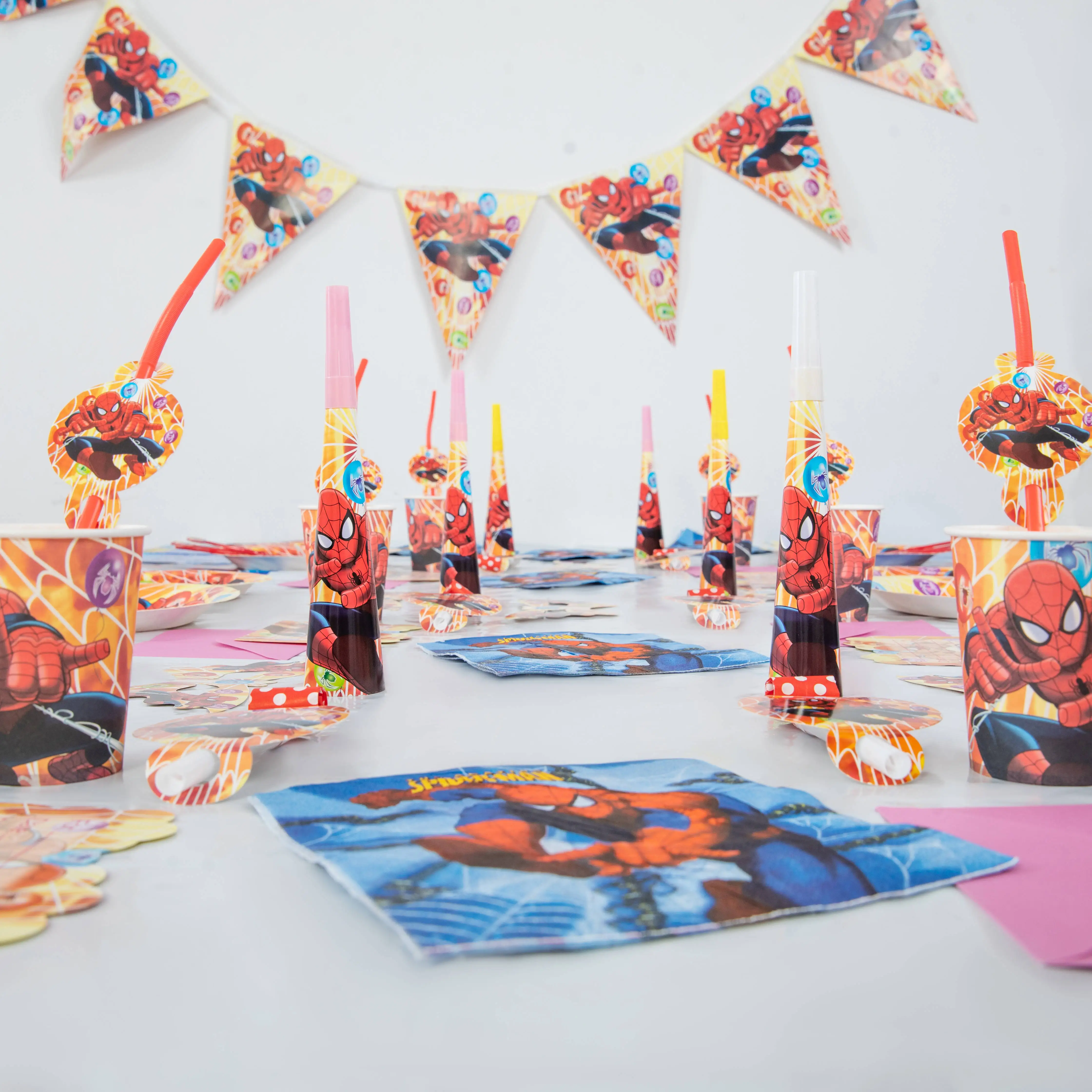 На тему Человека паука украшение супергероя одноразовая посуда наряды бумажный