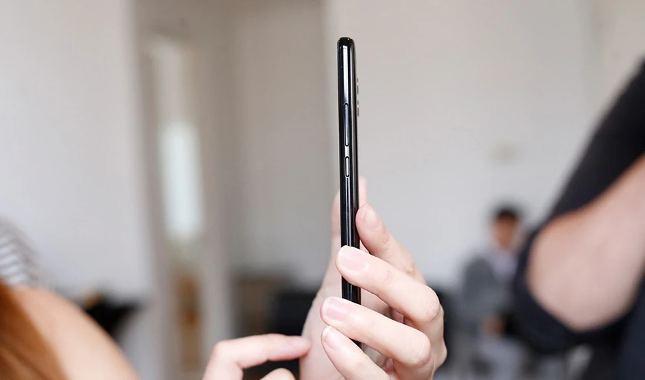 Huawei Mate 10 смартфон с 5 дюймовым дисплеем восьмиядерным процессором ОЗУ 6 ГБ ПЗУ 8 0 9
