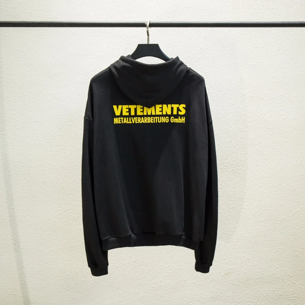 

2018F/W в стиле «хип-хоп» Vetements желтый логос напечатал мужские и женские пуловер с капюшоном Kanye West негабаритных Модная японская кофта пальто