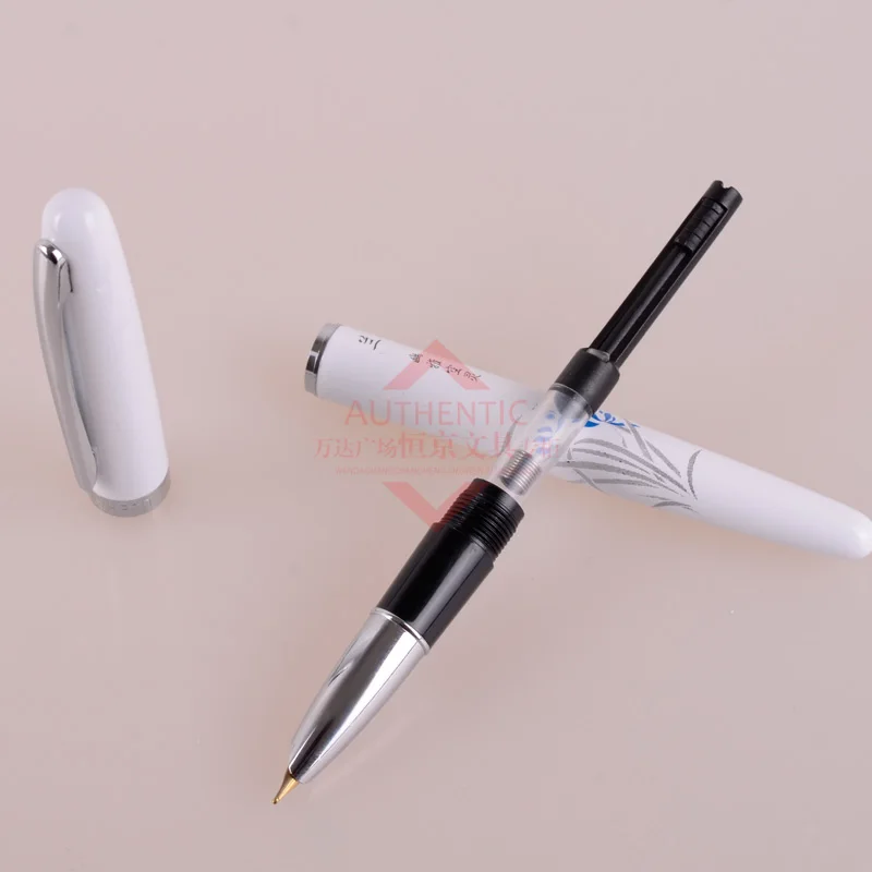 Герой классический синий и белый фарфор 9651 Иридиум авторучка цветок сливы