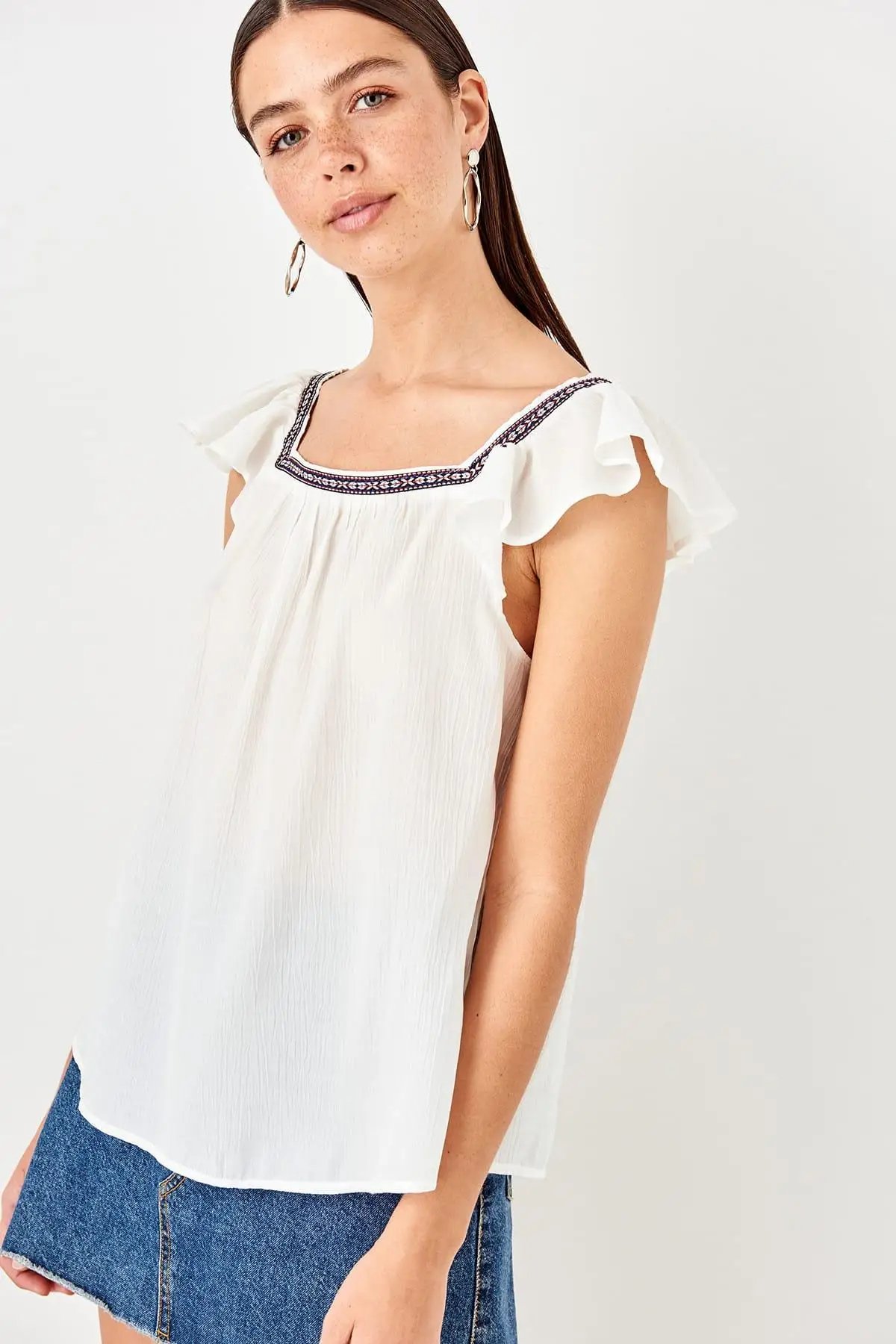 Trendyol экрю с вышивкой Bluz TWOSS19GK0045| |