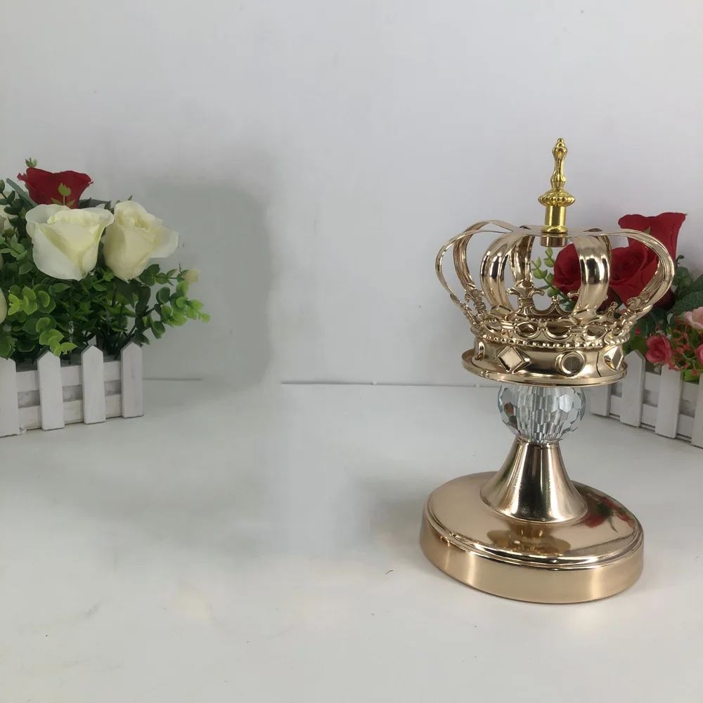 25 CM height Подсвечники в форме золотой короны, подсвечник, Модный свадебный Изысканный подсвечник, вечерние подсвечники, украшение для дома - Цвет: 25 CM height