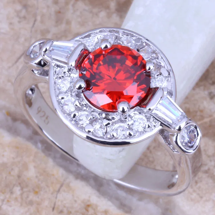 Великолепное женское серебряное кольцо с красным гранатом и белым кубическим