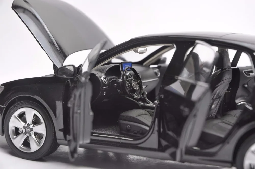 1:18 литая под давлением модель для Audi A3 Limousine 2010 Черный Седан сплав игрушечный автомобиль миниатюрная коллекция подарок S3