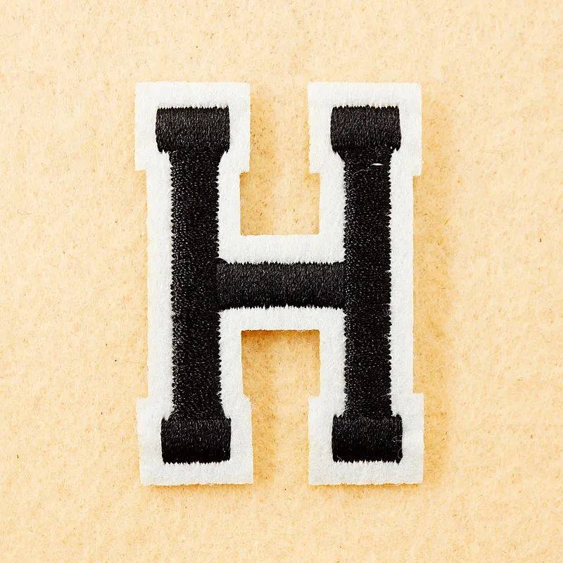 Буква: H(Размер: 4*5,5 см) DIY тканевая нашивка значок вышитые Симпатичные значки хиппи железо на детей мультфильм патч для одежды наклейки