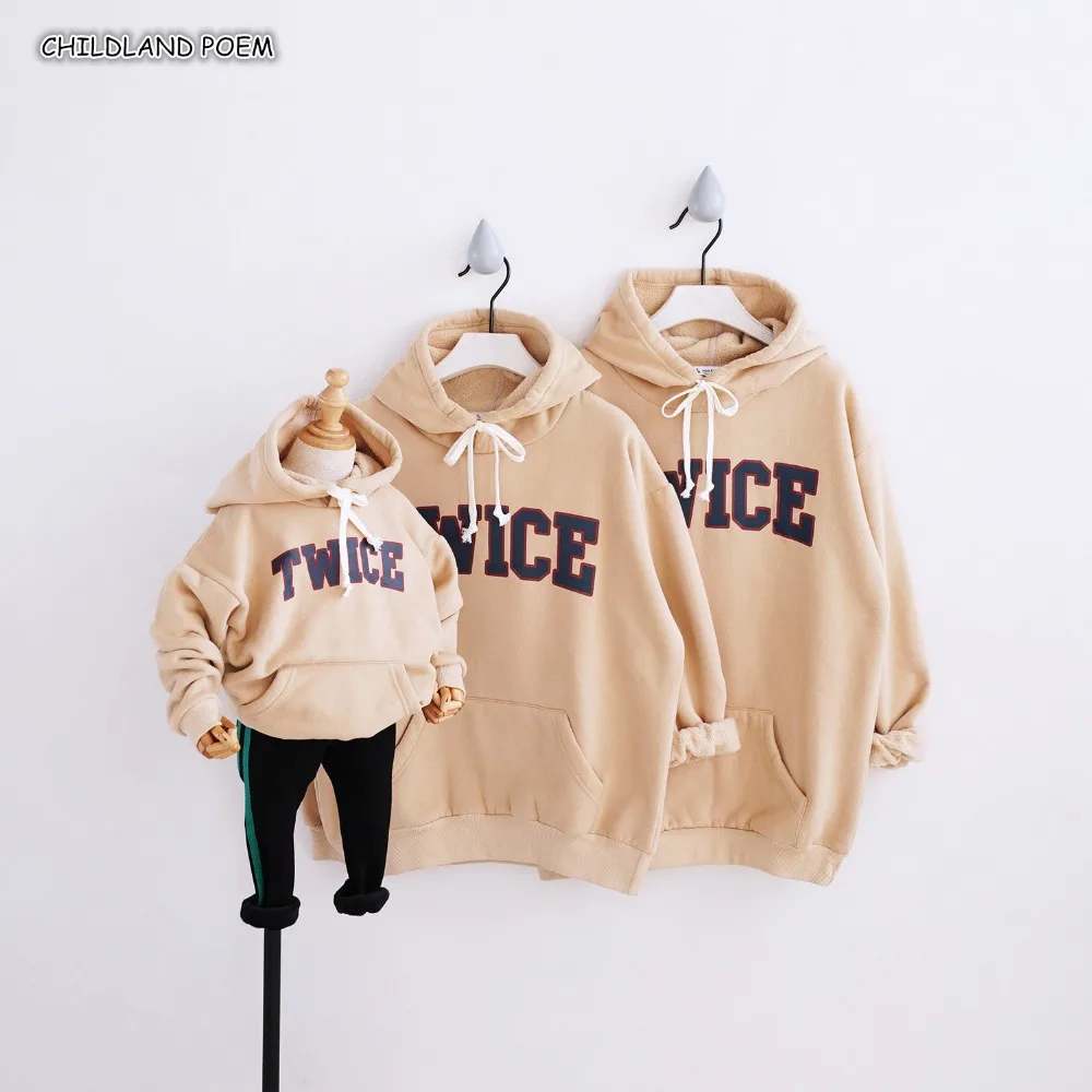 Одинаковая одежда для семьи свитшот мамы дочки отца сына бархатная повседневная