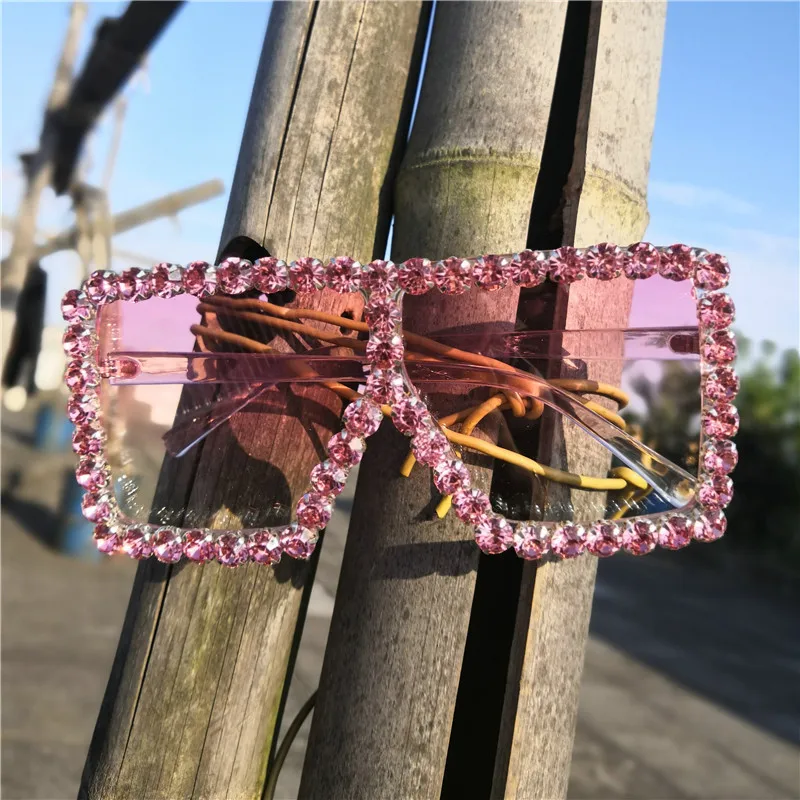 Солнцезащитные очки с кристаллами и стразами большая оправа женские розовые