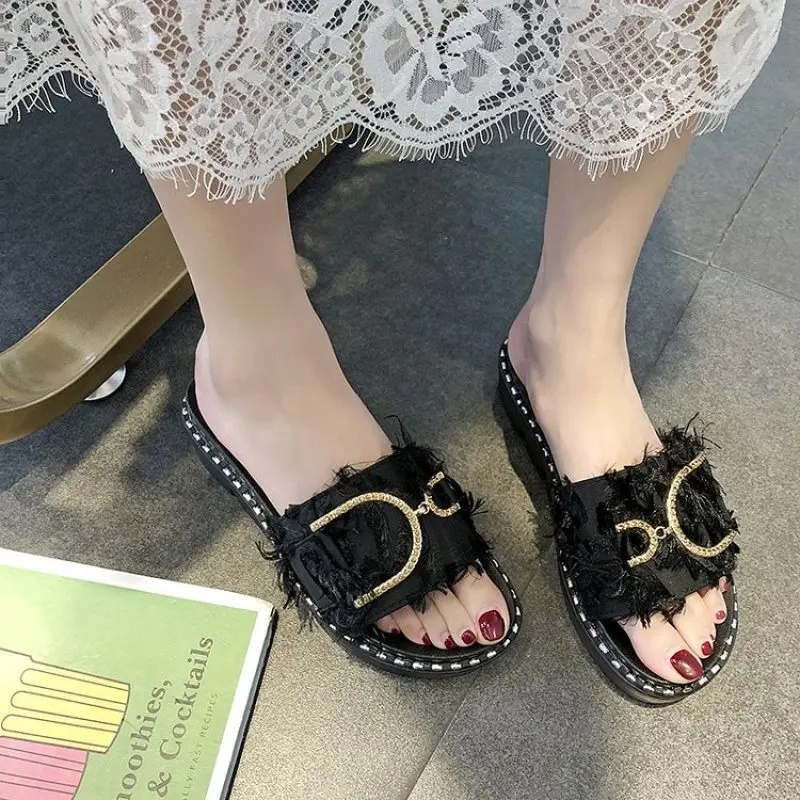 Шлепанцы на танкетке женская обувь 2019 г. Корейский вариант Лета Новая