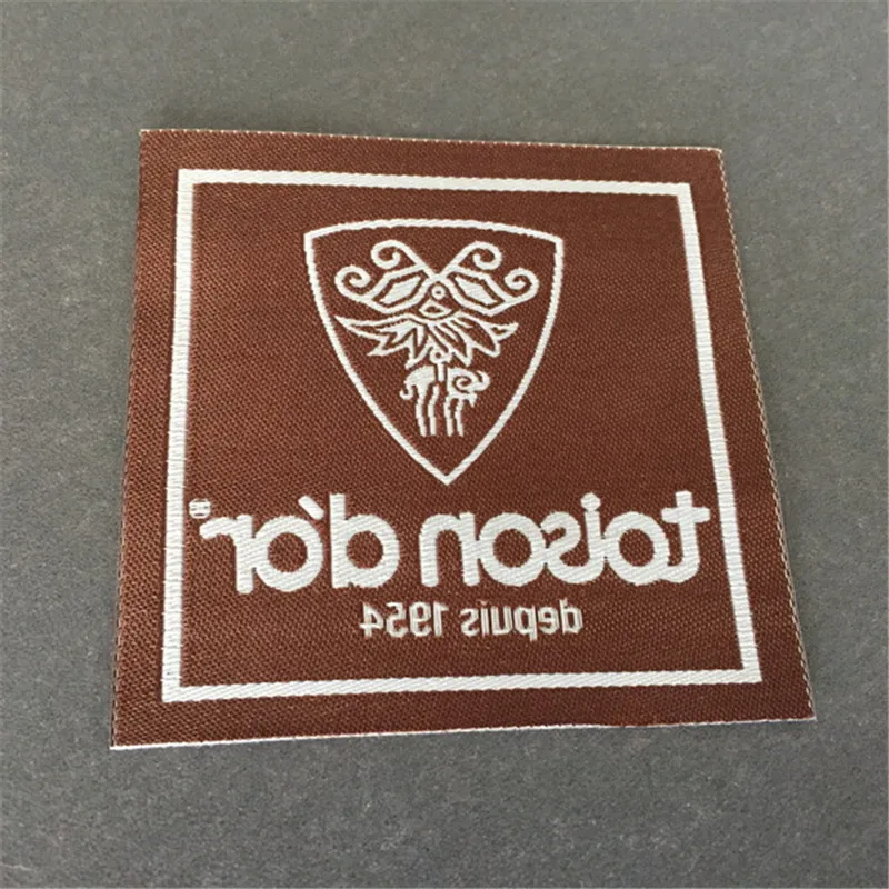

Customized 7*7CM Woven Label Garment Label for Clothing
