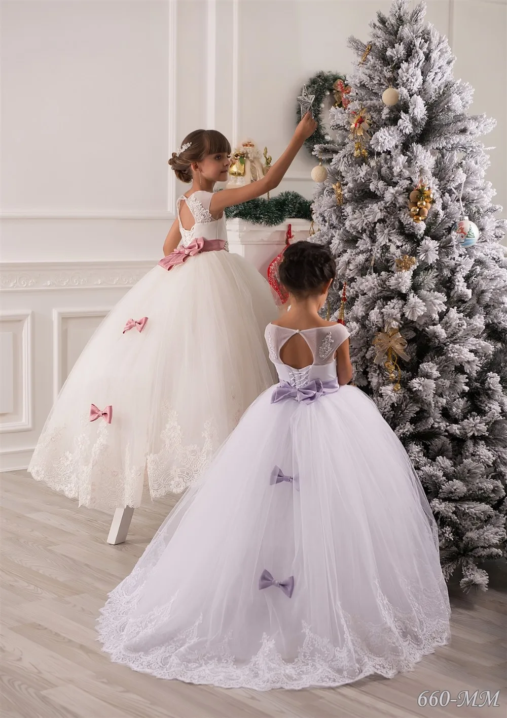 

Flower Girl Dresses For Wedding Lace Appliques Beads Puffy Girls Pageant Gowns Hollow Lace Up Bowknot Sash Birthday Dresses