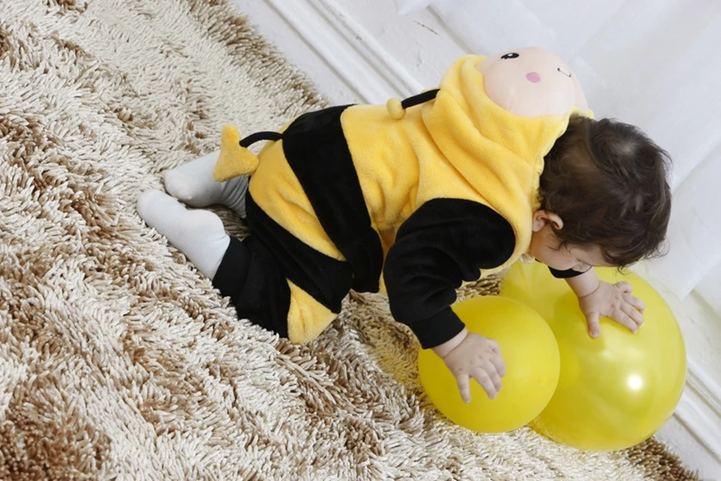 Новинка; Детский комбинезон с изображением животных; желтая пчела; Bebe; Одежда для младенцев; одежда для маленьких мальчиков и девочек; милый фланелевый комбинезон с капюшоном и рисунком; костюм