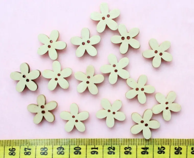 

Set of 200pcs - flower shape wood wooden Buttons 18mm wholesale free shipping