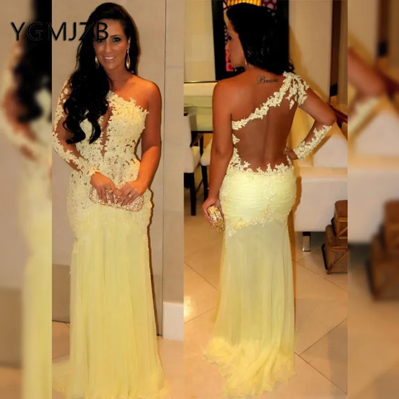 Сексуальные вечерние платья на одно плечо футляры с длинным рукавом аппликация