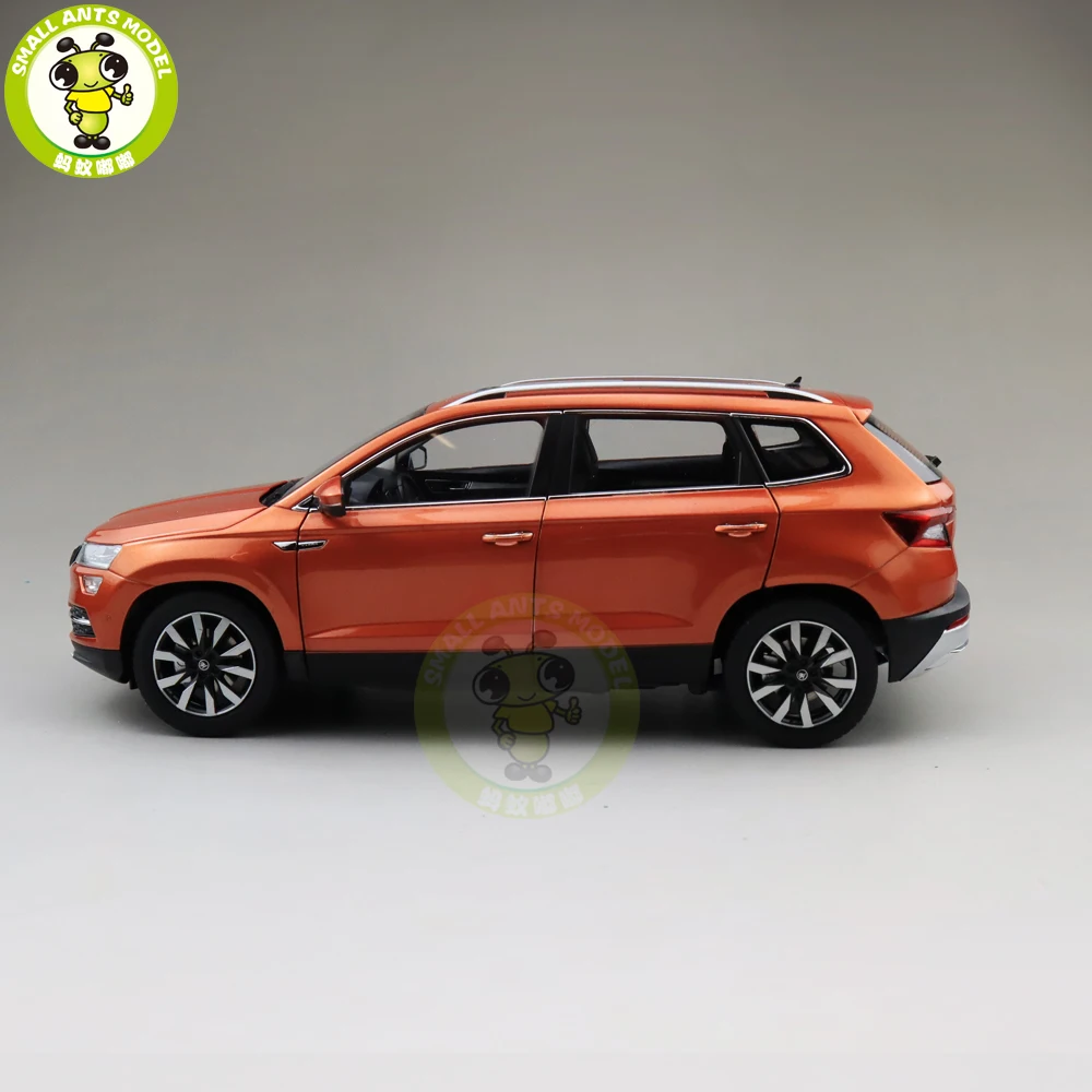 1/18 Skoda KAROQ SUV литая модель металлическая модель автомобиля SUV игрушки подарок для мальчиков и девочек коллекция хобби оранжевый