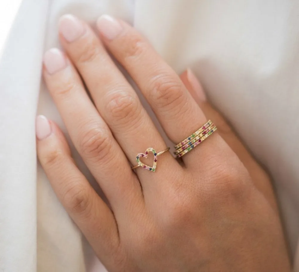 

simple 2022 Valentines gift jewelry for girlfriend Gold color rainbow cz heart hollow heart ring fashion classic jewelry