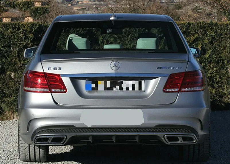 Mercedes е200 сзади