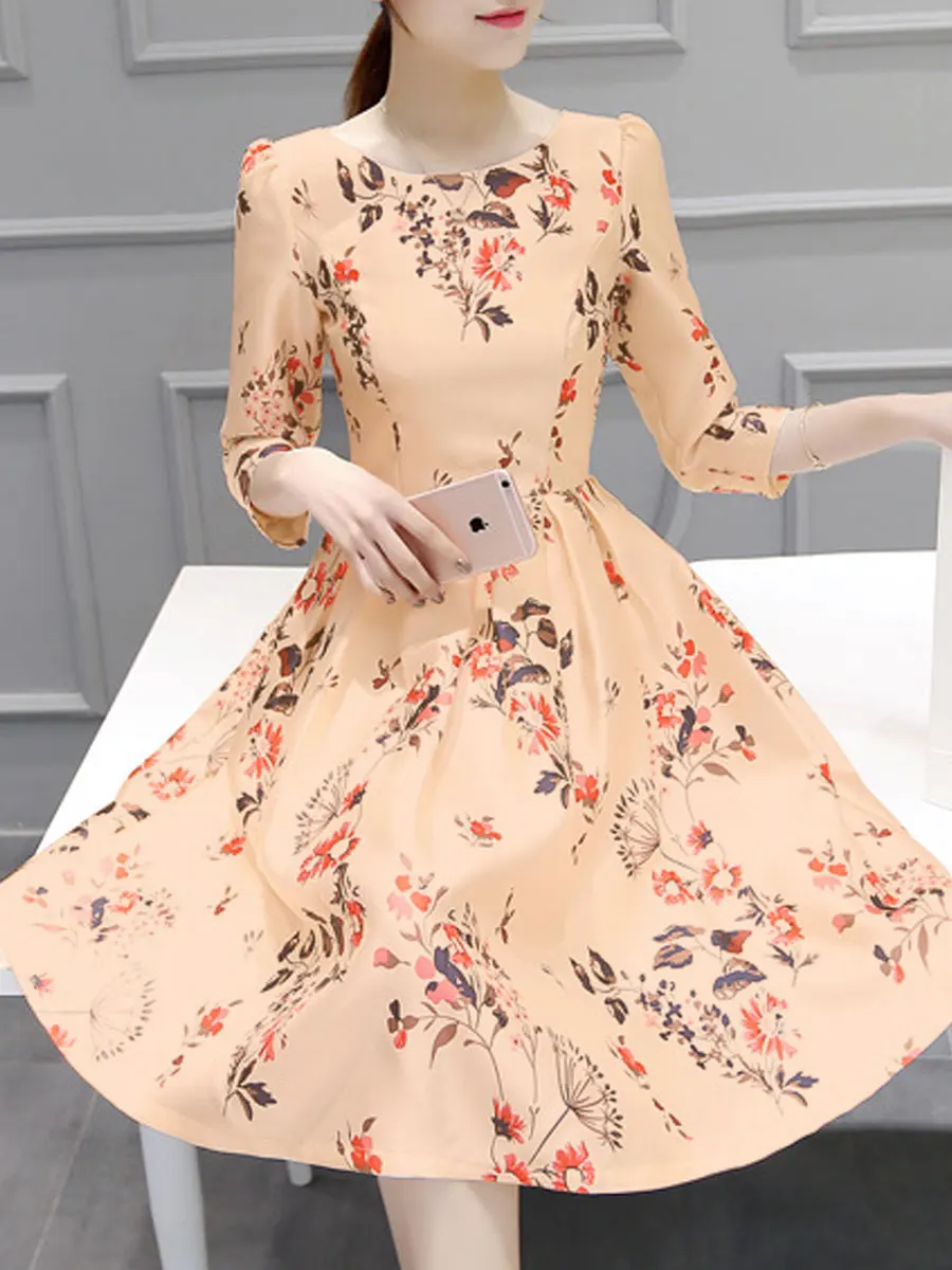 Женское платье с круглым вырезом и коротким рукавом высокой талией