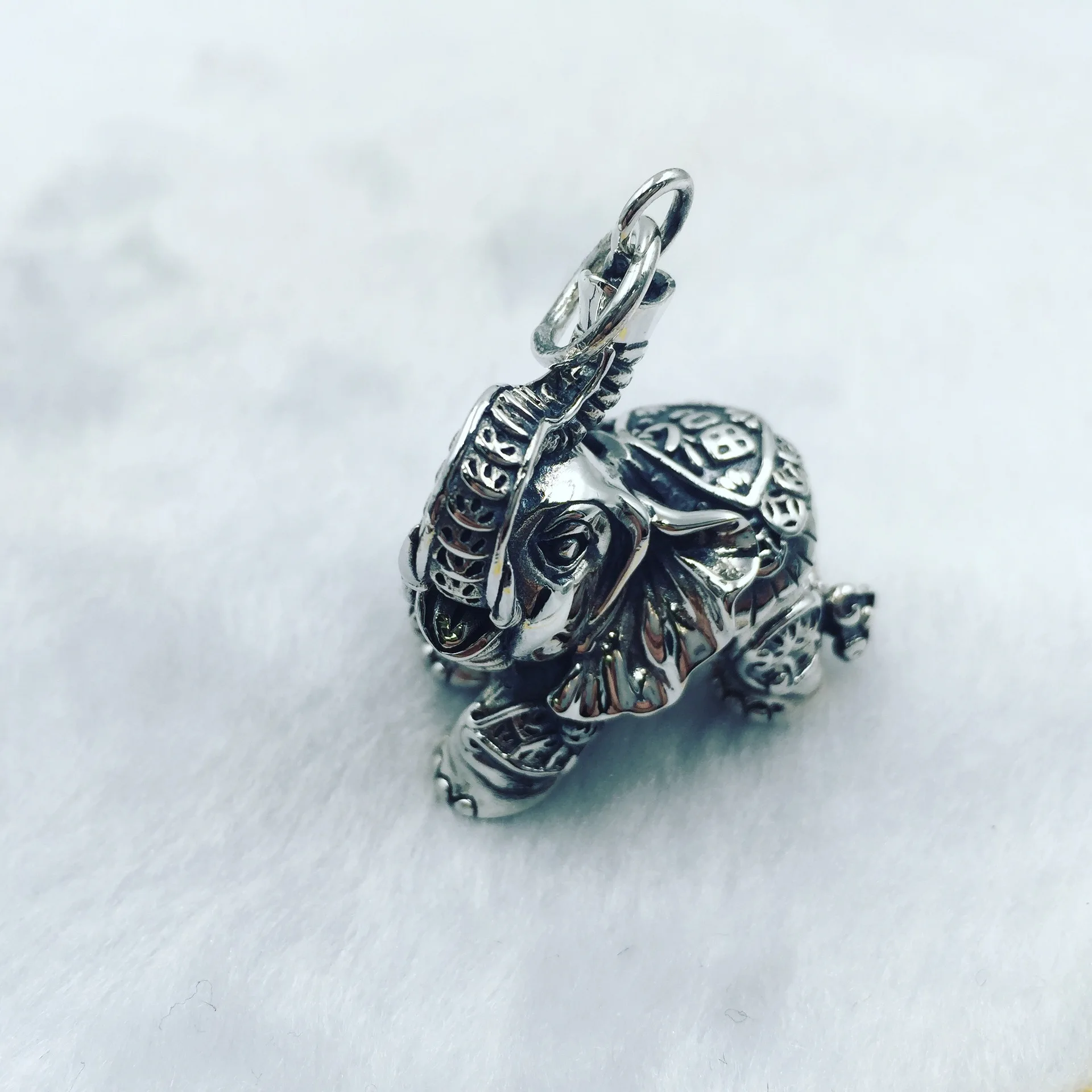Цепочка с кулоном в виде древнего тайского слона из чистого аутентичного серебра