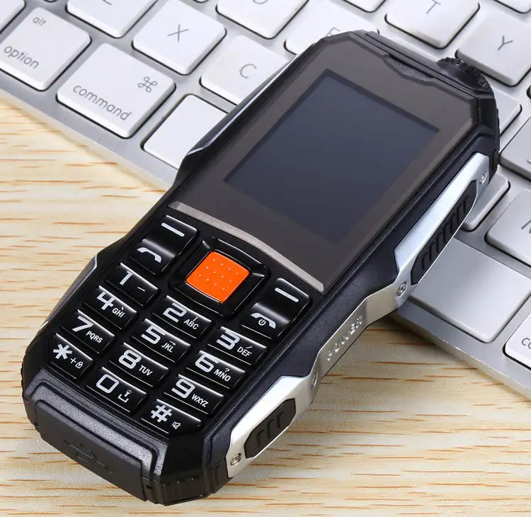 1,7 дюймов дешевые прочные мобильные телефоны с двумя sim-картами Китай GSM FM радио фонарь кнопочный мобильный телефон русская клавиатура Сотовые телефоны S8 - Цвет: Черный