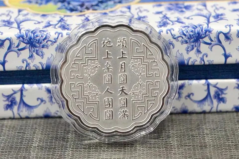 Синий и белый серебряный торт в виде Луны из чистого серебра 999 пробы слиток 15 г * 2