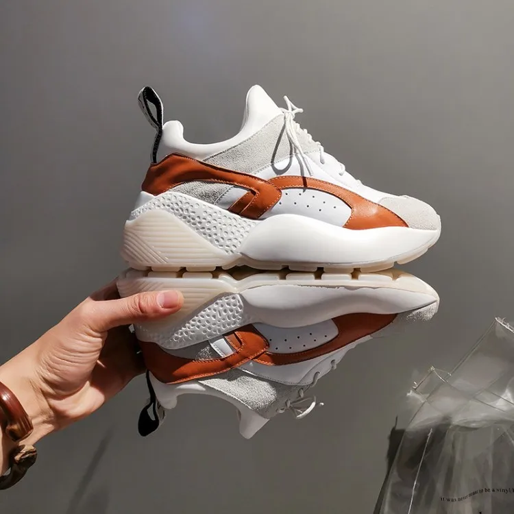 Buono Scarpe/женские кроссовки с радужной шнуровкой; фирменный дизайн; женская обувь на толстой подошве; спортивные кроссовки на танкетке из натуральной кожи
