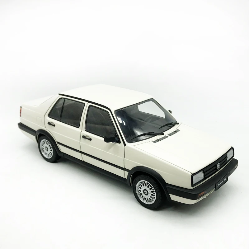 Diecaste 1:18 Модель автомобиля 1989 металл высокая имитация Volkswagen red Jetta GT двери автомобиля может открыть Коллекция игрушечных автомобилей