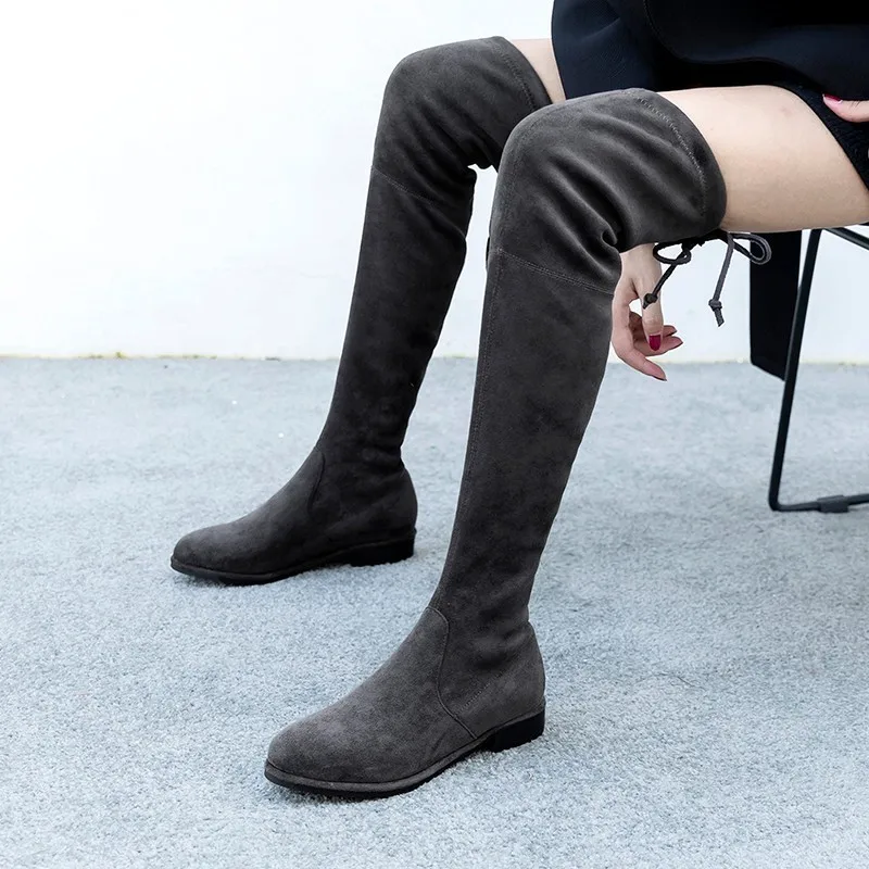 Ботфорты Новинка 2019 года женские осенние флоковые сапоги с острым носком на