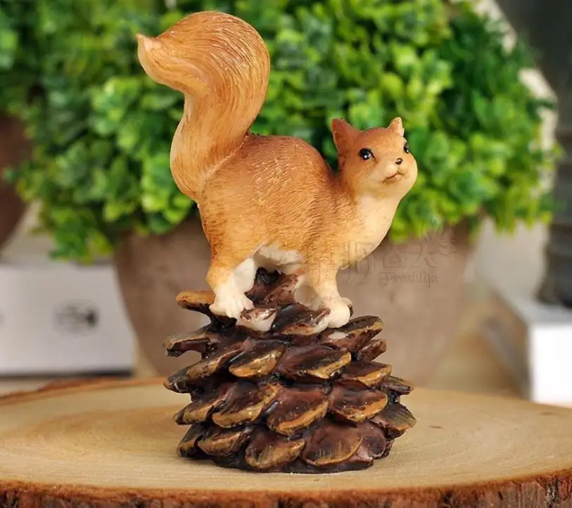Living Room TV Cabinet Decoration Creative Office Decor Home Furnishing Simulation Animal Squirrel with Nuts Figurine Collection | Дом и сад