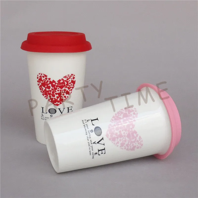 Фарфоровый в форме сердца узор кружка для путешествий изолированная влюбленных