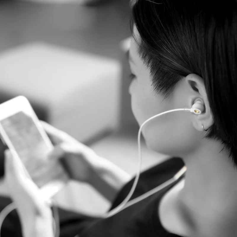 Стереонаушники ROCK In Ear с цирконием лидер продаж гарнитура 3 5 мм для iPhone 6 6S 9 8 SE 4 7