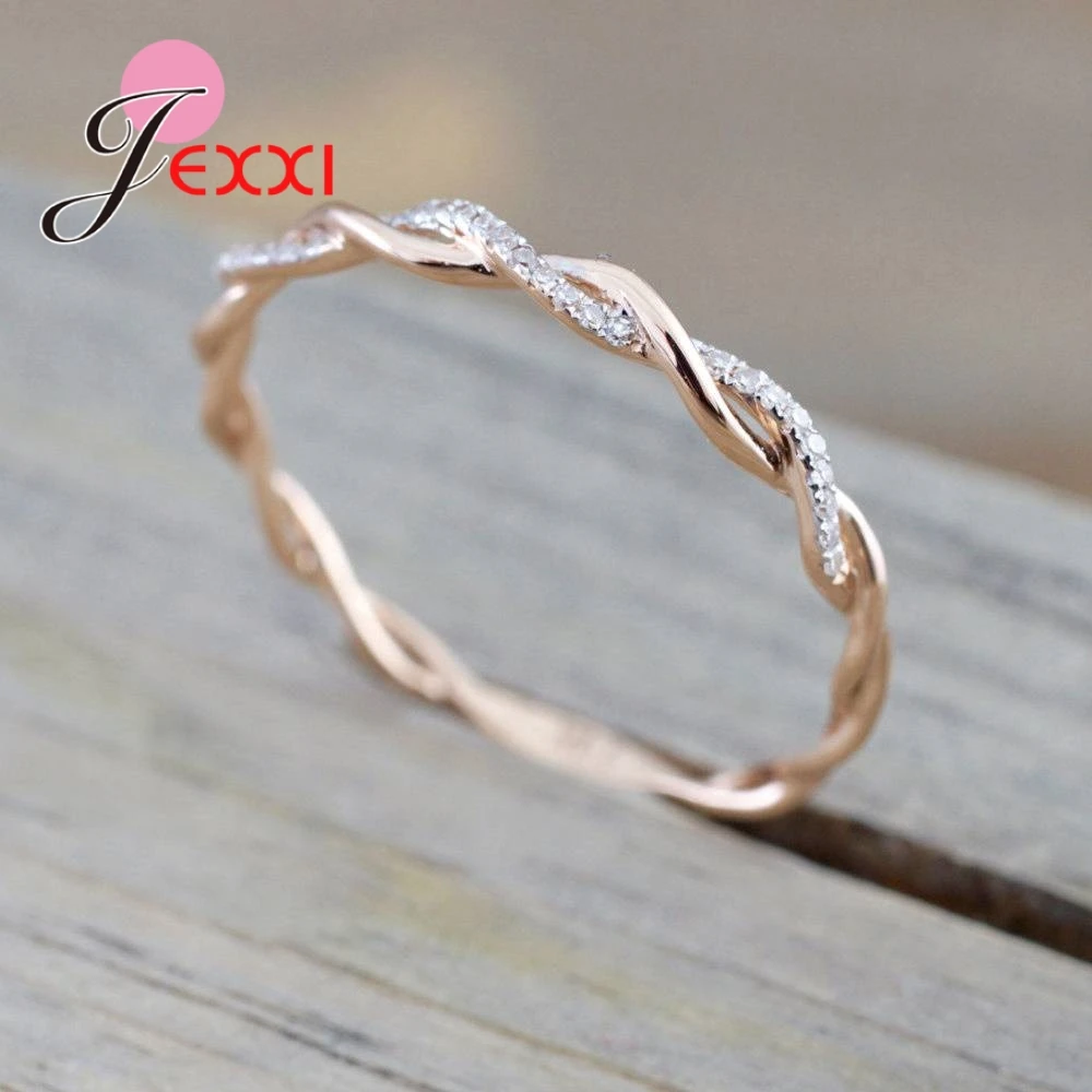 Женское кольцо из розового золота с фианитом|Кольца| |