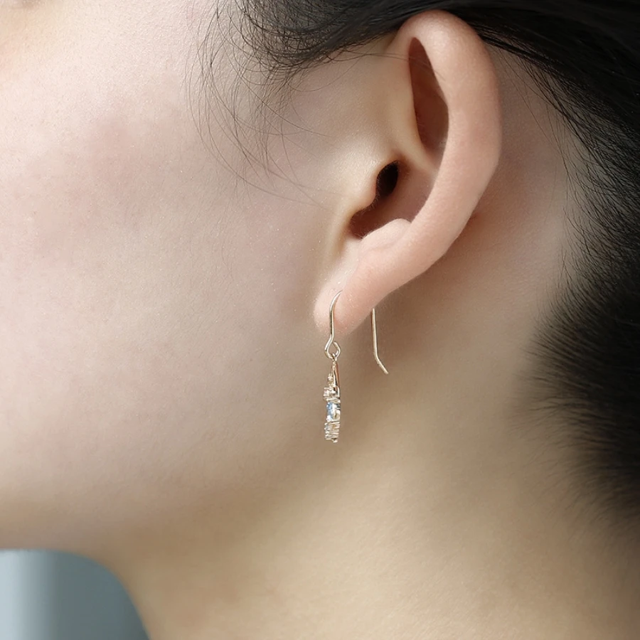 Серьги с аквамариновыми камнями 14 к Золотые кубические циркониевые амулеты