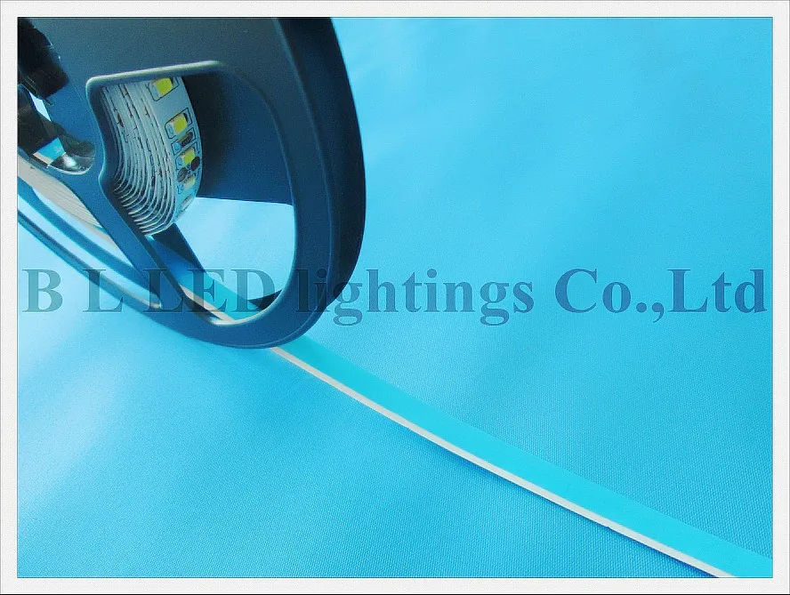 Водонепроницаемый IP20 SMD 2835 Светодиодный свет гибкие полосы DC12V SMD2835 120 светодиодный/M 10 м/ рулон 1200 светодиодный CE ROHS 12 Вт/м