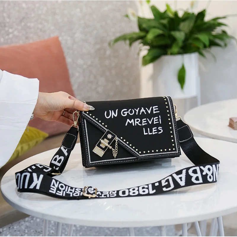 Сумка мессенджер на плечо с надписью винтажная маленькая сумка в стиле Харадзюку