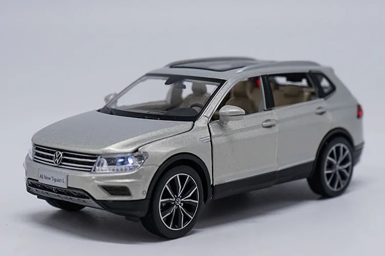 Высокая симуляция 1/32 масштаб Tiguan L легированная модель автомобиля Muaical мигающая литая под давлением металлическая модель детские игрушки