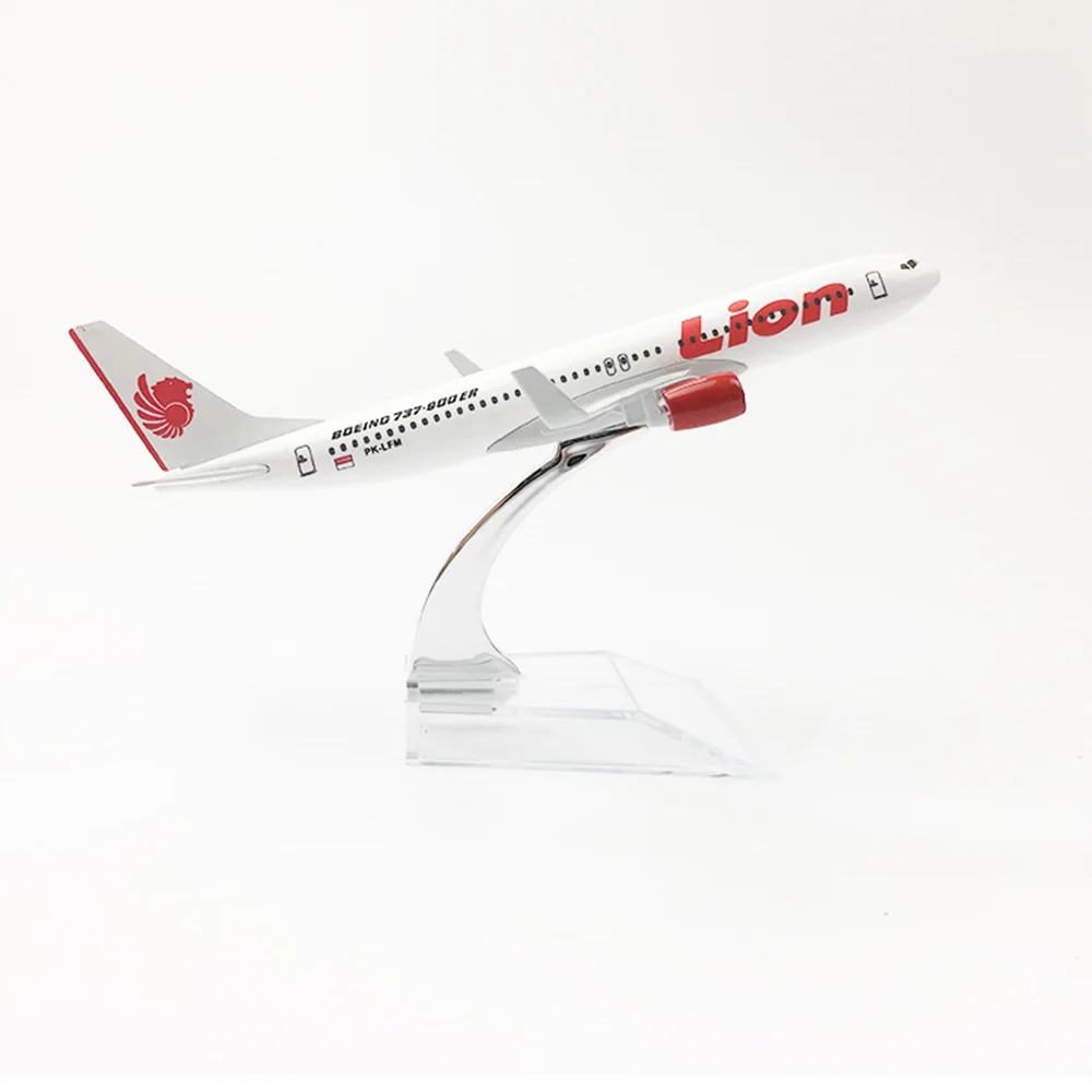 Летательный аппарат в масштабе 1/400 самолет Боинг 737 авиакомпании Lion 16 см модель