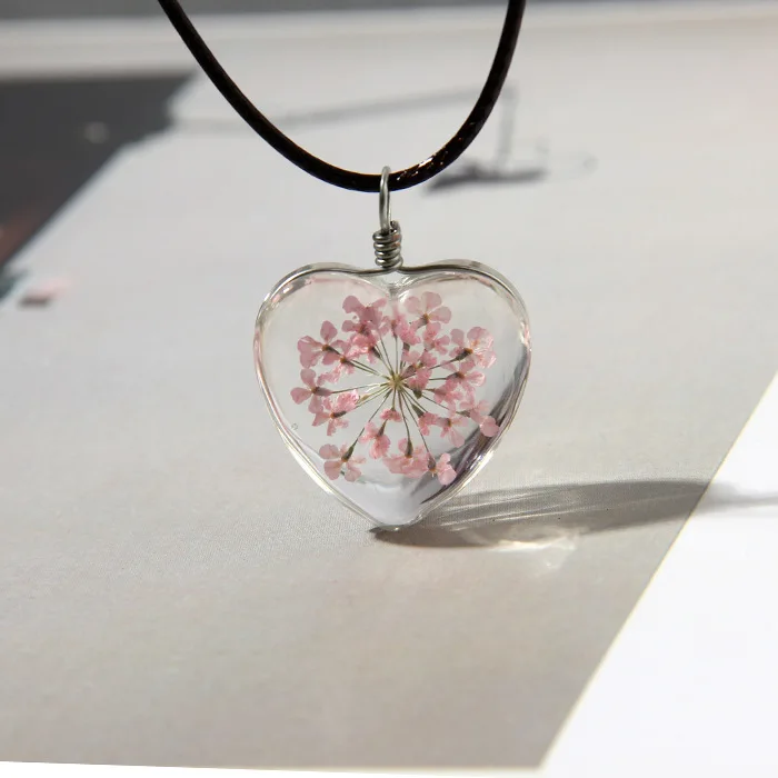 

YWHL dainty natural Immortal flower pendant necklacetransparent glass heart choker baby girls jewelry Green/Yellow/Pink/Red
