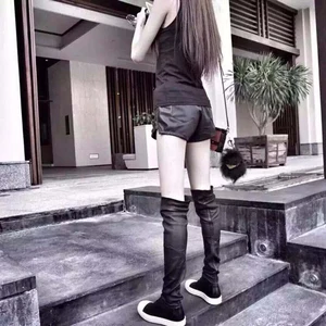 Koovanженские ботфорты выше колена пикантные сапоги из натуральной кожи в стиле суперзвезды; Новинка 2020 года; сезон осень-зима облегающие эластичные кожаные сапоги