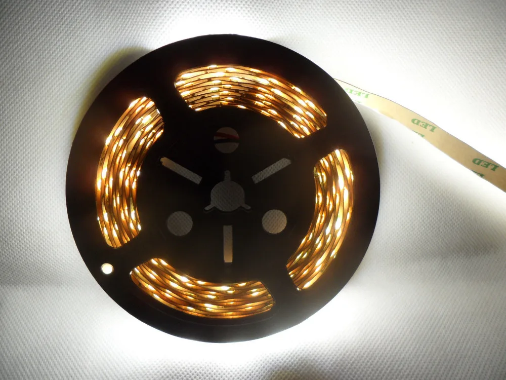 

DIY LED U-HOME High CRI 80+ DC12V LED Strip Light SMD5630 Super Bright Daylight White 5600K Nonwaterproof