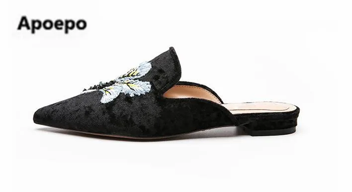 

Newest brand woman shoes 2022 spring Velvet pointed toe mules shoes casual embroider flats women slippers