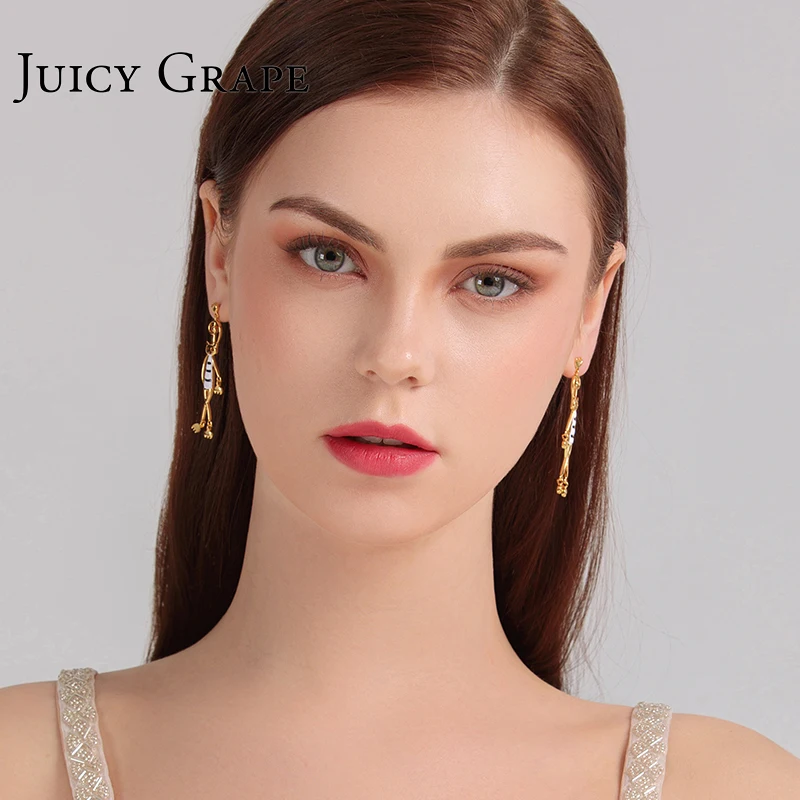 

Juicy Grape Enamel Black and White Cat Earrings Female Long Temperament Personality Simple Stud Earrings Jewelry Tide