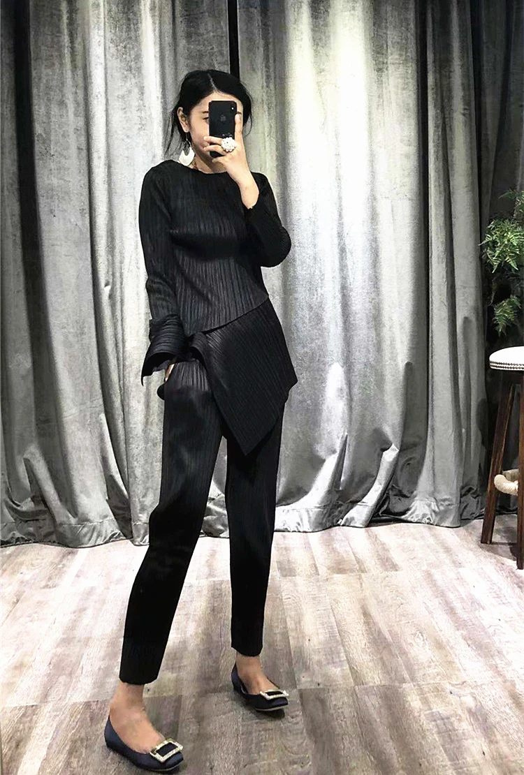 Miyake Fold понижающий возраст вестернизация Ранняя весна умный Двухсекционный французский миноритарный Женский костюм