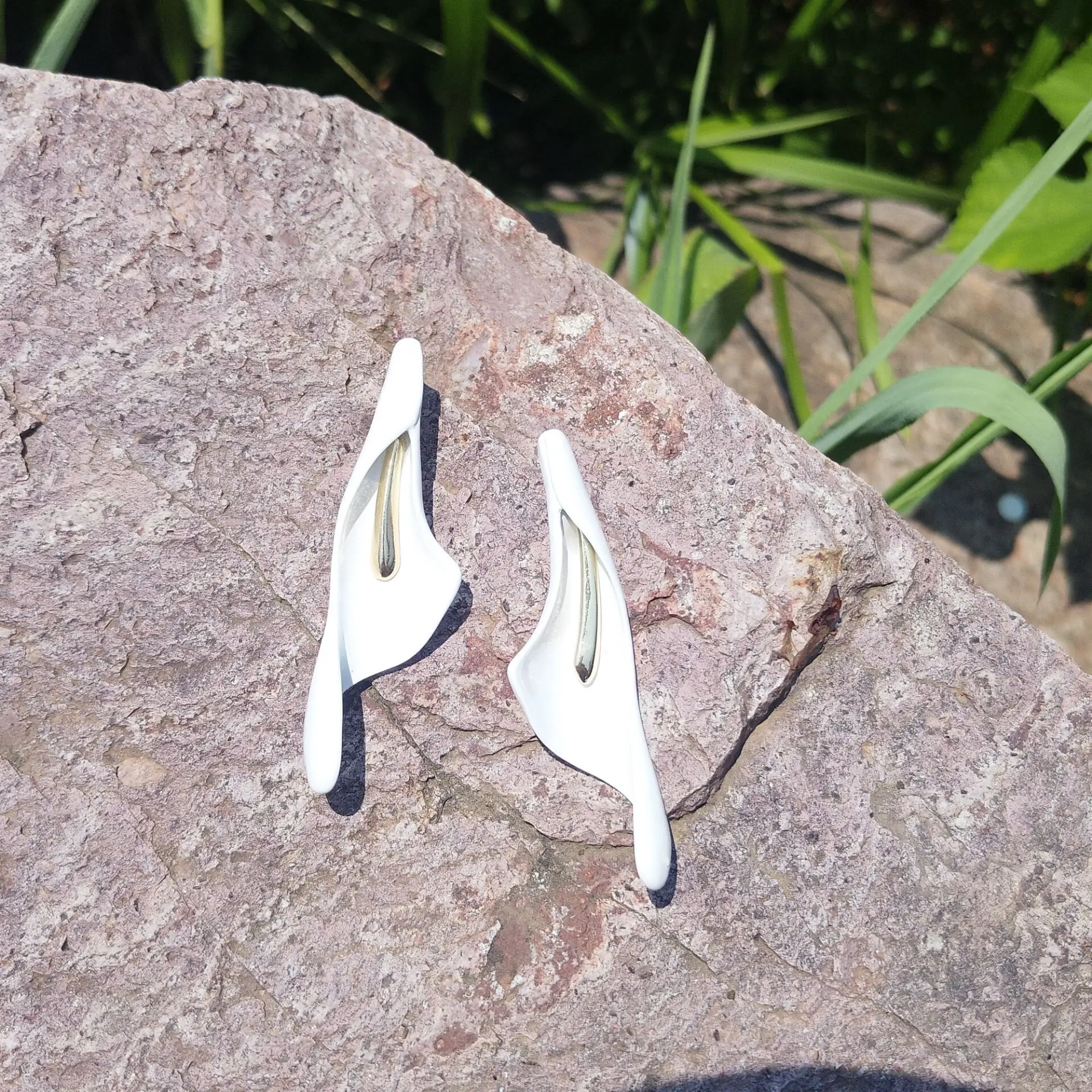Новые классические белые серьги подвески из искусственной керамики с цветами