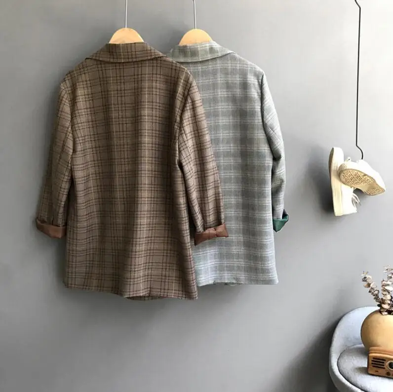 Женский двубортный блейзер в стиле ретро весенний клетку Молодежный