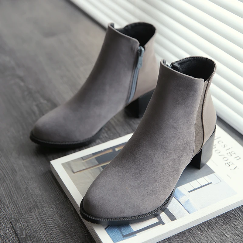 2018 г. сезон весна Цвет черный серый удобные женские ботильоны из замши высокого